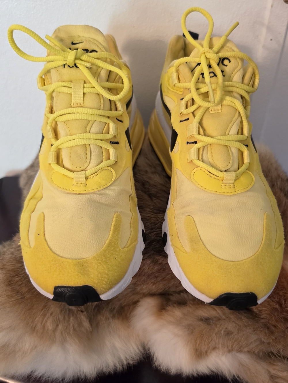 Nike Wmns Air Max 270 React Snekers Size 7 - Picture 2 of 10